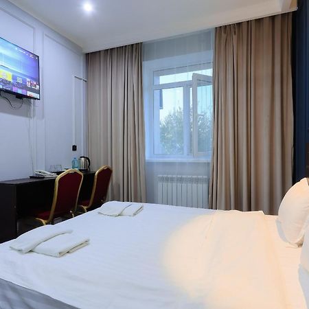 אלמטי Hotel Vivaldis מראה חיצוני תמונה