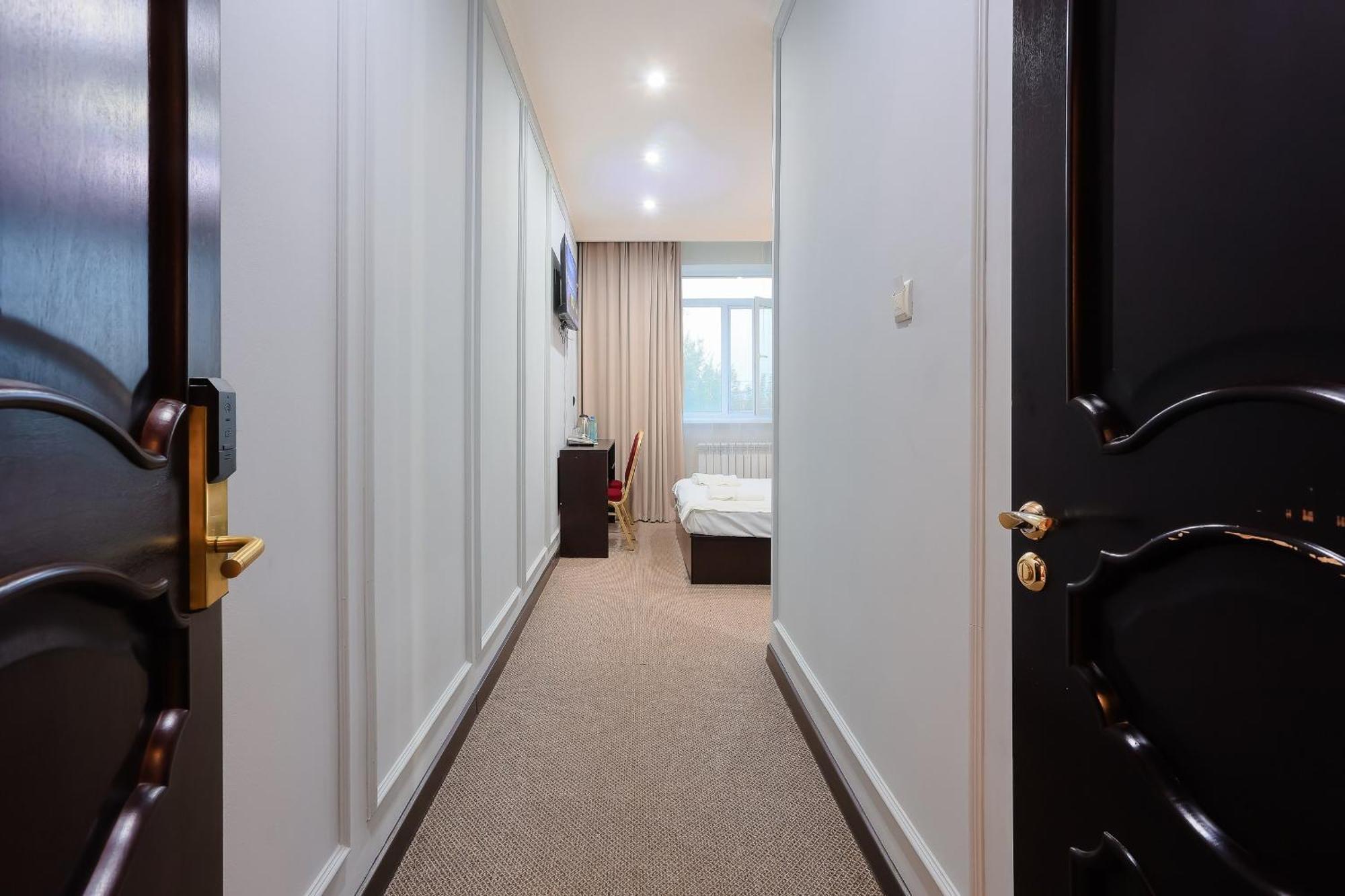 אלמטי Hotel Vivaldis מראה חיצוני תמונה